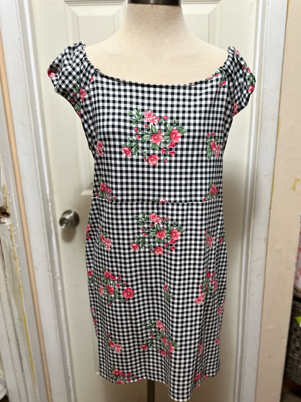 Forever 21  Black & White Gingham Dress with Pink Floral Print Size XL  #558